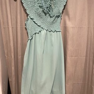 Cute dress never worn